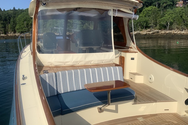 2019 Hinckley 40