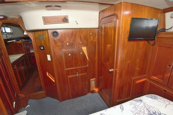 Kindred Spirit 43ft Morgan Yacht For Sale