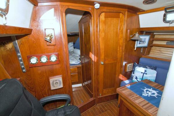 Kindred Spirit 43ft Morgan Yacht For Sale