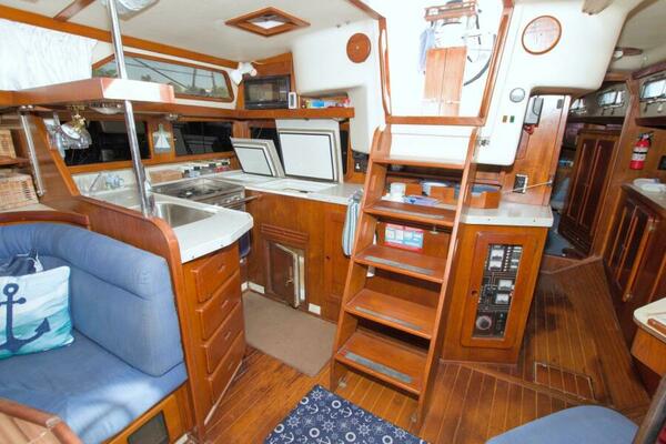 Kindred Spirit 43ft Morgan Yacht For Sale