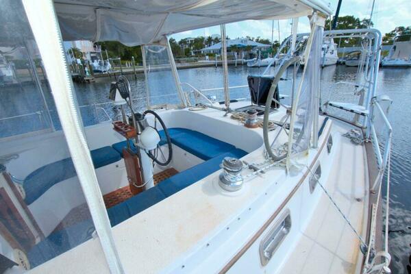 Kindred Spirit 43ft Morgan Yacht For Sale