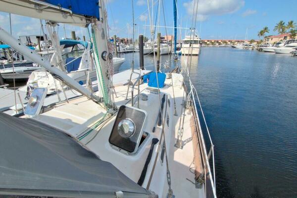 Kindred Spirit 43ft Morgan Yacht For Sale