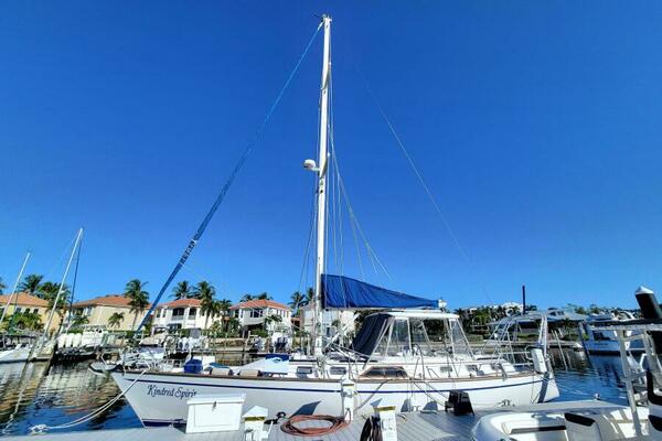 Kindred Spirit 43ft Morgan Yacht For Sale
