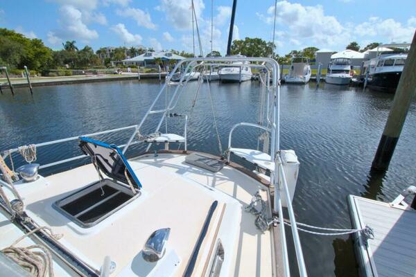 Kindred Spirit 43ft Morgan Yacht For Sale