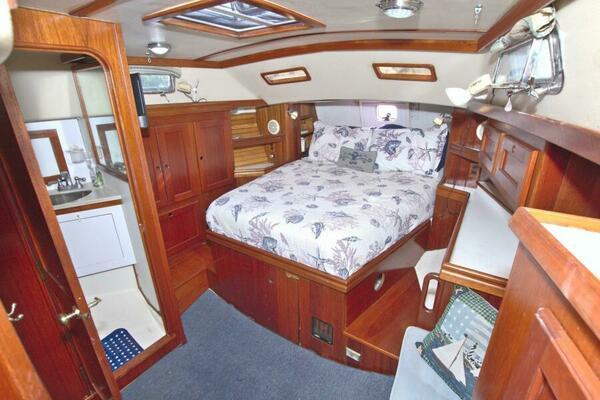 Kindred Spirit 43ft Morgan Yacht For Sale