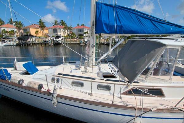 Kindred Spirit 43ft Morgan Yacht For Sale