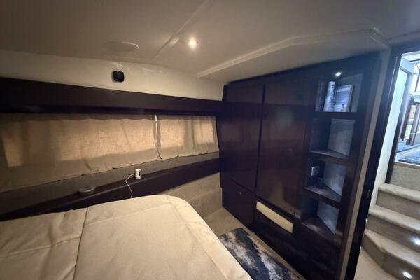 Aquarius 40ft Sea Ray Yacht For Sale