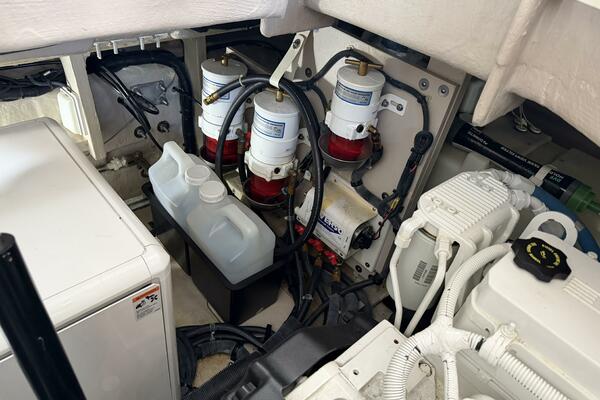 Aquarius 40ft Sea Ray Yacht For Sale