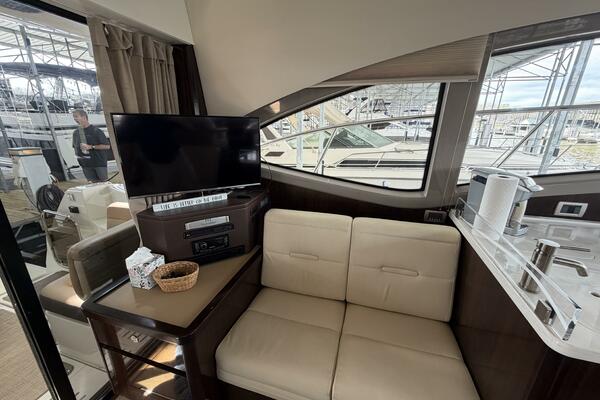 Aquarius 40ft Sea Ray Yacht For Sale