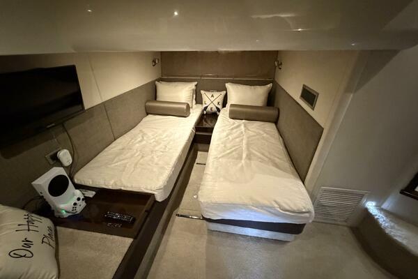 Aquarius 40ft Sea Ray Yacht For Sale