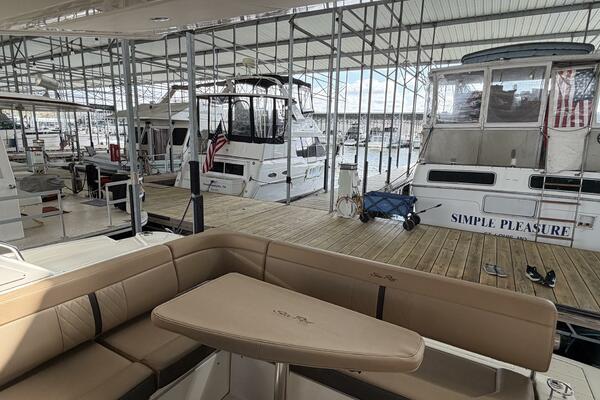 Aquarius 40ft Sea Ray Yacht For Sale