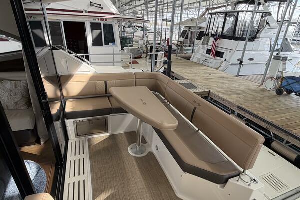 Aquarius 40ft Sea Ray Yacht For Sale