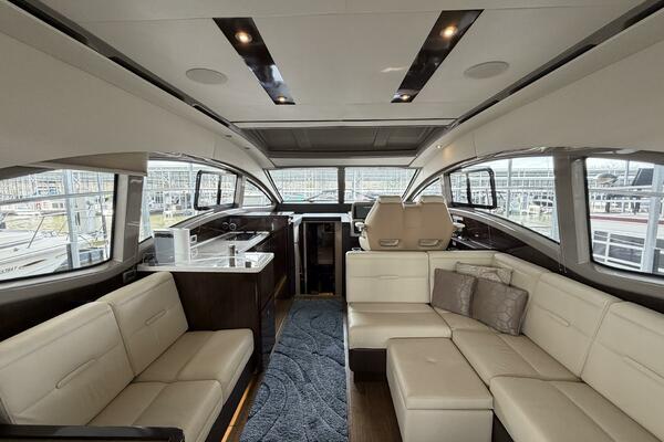 Aquarius 40ft Sea Ray Yacht For Sale