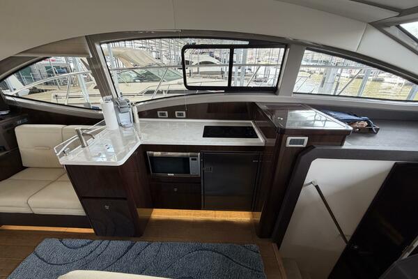 Aquarius 40ft Sea Ray Yacht For Sale
