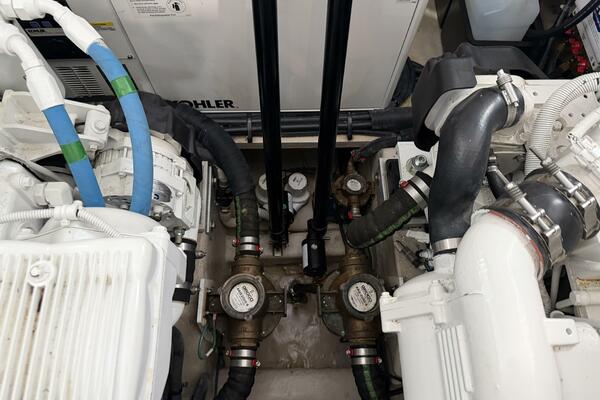 Aquarius 40ft Sea Ray Yacht For Sale