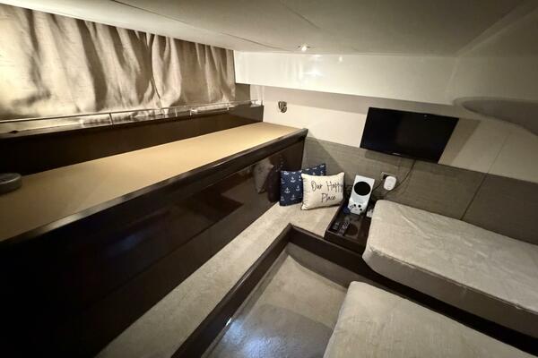 Aquarius 40ft Sea Ray Yacht For Sale