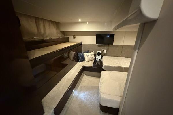 Aquarius 40ft Sea Ray Yacht For Sale