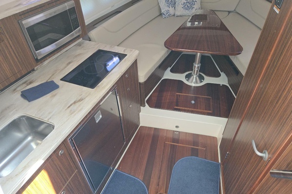 2019 Pursuit 35