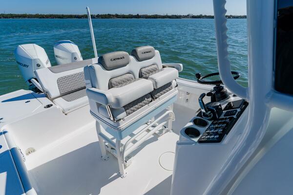 28ft Caymas Yacht For Sale