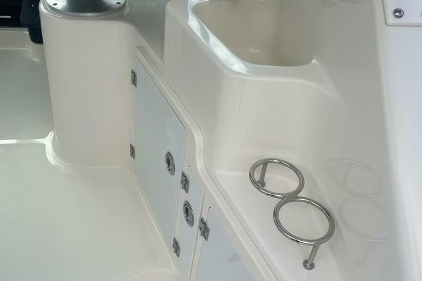 Encore 33ft Pursuit Yacht For Sale