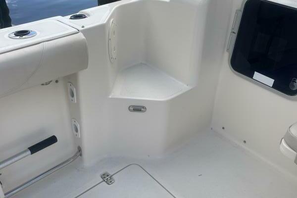 Encore 33ft Pursuit Yacht For Sale