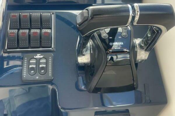 Encore 33ft Pursuit Yacht For Sale