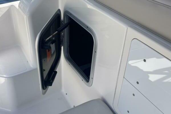 Encore 33ft Pursuit Yacht For Sale