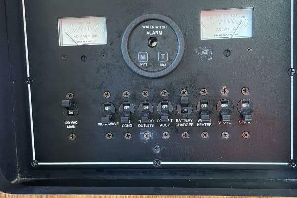 Encore 33ft Pursuit Yacht For Sale