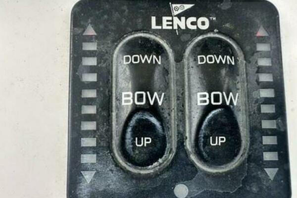 26ft Pro Line Yacht For Sale