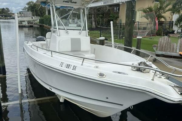 26ft Pro Line Yacht For Sale
