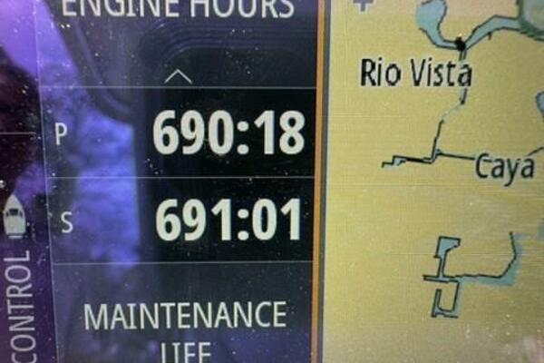 26ft Pro Line Yacht For Sale