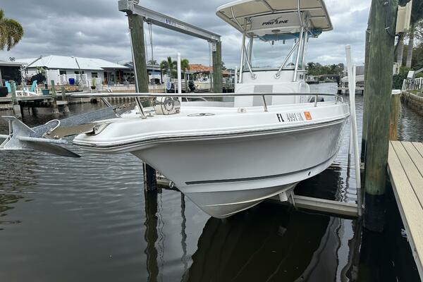 26ft Pro Line Yacht For Sale