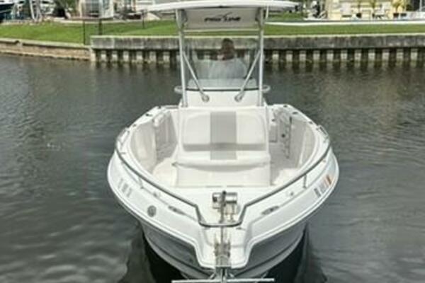 26ft Pro Line Yacht For Sale