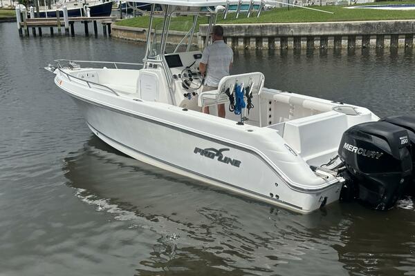 26ft Pro Line Yacht For Sale