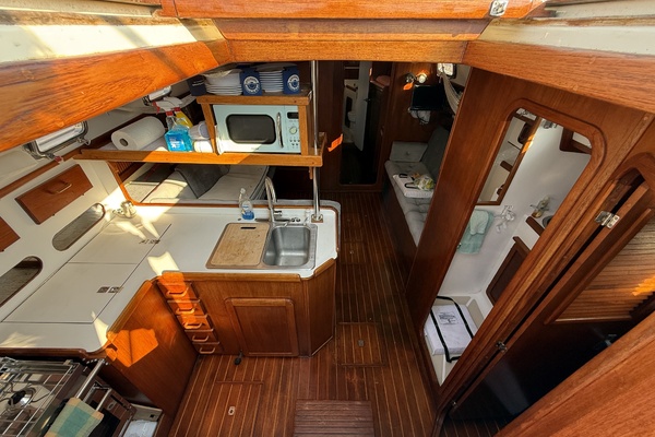 38ft Caliber Yacht For Sale