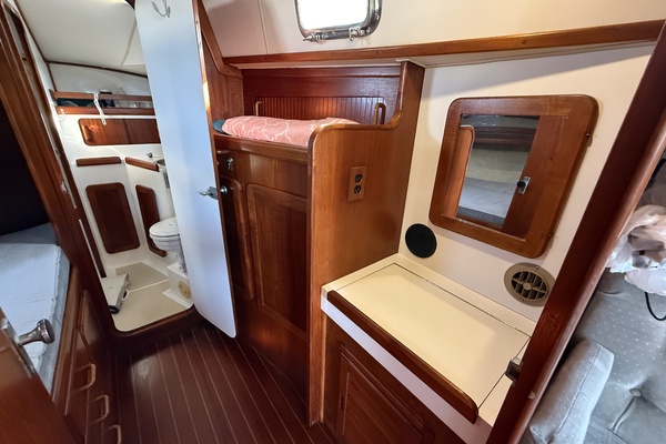 38ft Caliber Yacht For Sale