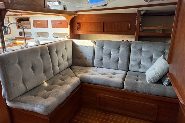 38ft Caliber Yacht For Sale