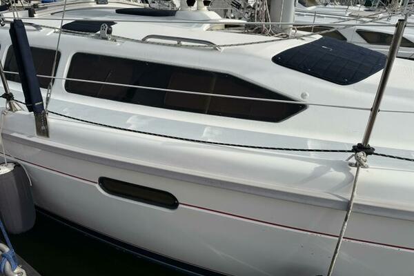 Treinta y Tres 33ft Hunter Yacht For Sale