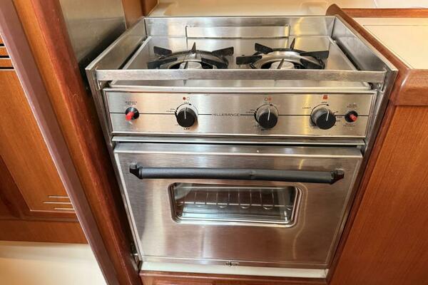 Treinta y Tres 33ft Hunter Yacht For Sale