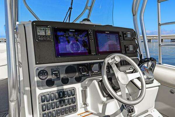 Photo of the 2004 Hydra-Sports Vector 3300 CC