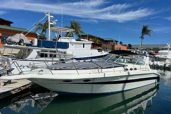 Sea Ray 400 express Yacht For Sale