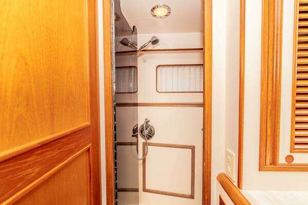 2000 Offshore Yachts 63