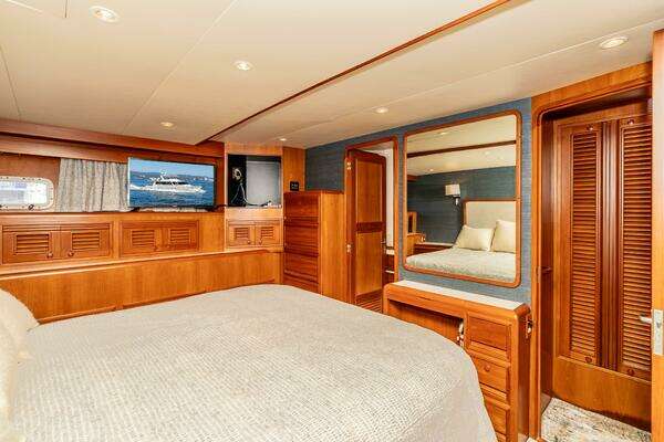 2000 Offshore Yachts 63