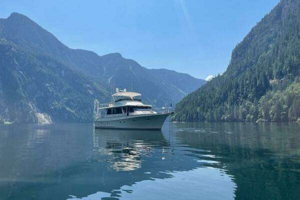 2000 Offshore Yachts 63