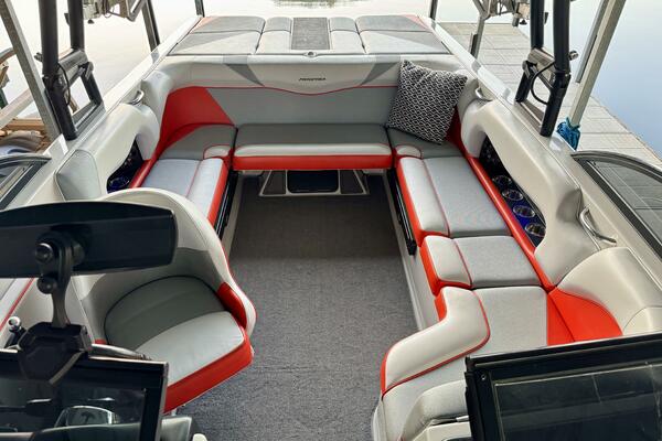 22ft Moomba Yacht For Sale