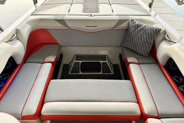 22ft Moomba Yacht For Sale