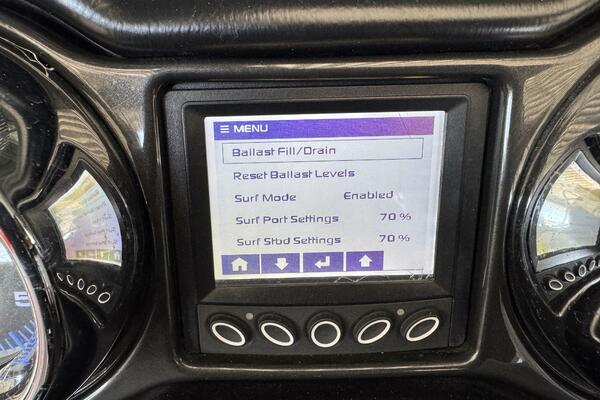 22ft Moomba Yacht For Sale