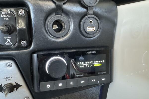 22ft Moomba Yacht For Sale