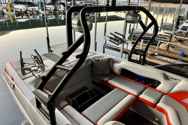 22ft Moomba Yacht For Sale