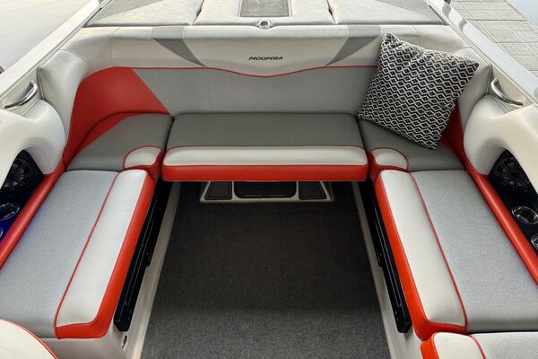 22ft Moomba Yacht For Sale